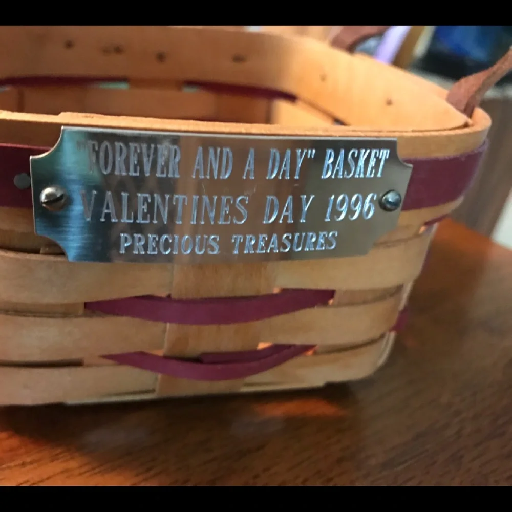 ❤️VALENTINE’S DAY 1996 BASKET BY CARNATION💗💕💞VINTAGE EUC💝❤️💝❤️💝❤️💝FINAL - Picture 4 of 7